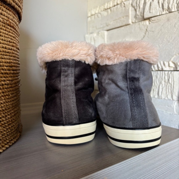 Ber Star Velour & Faux Fur Trimmed & Lined HighTop Sneakers by Beierpai - Picture 4 of 5